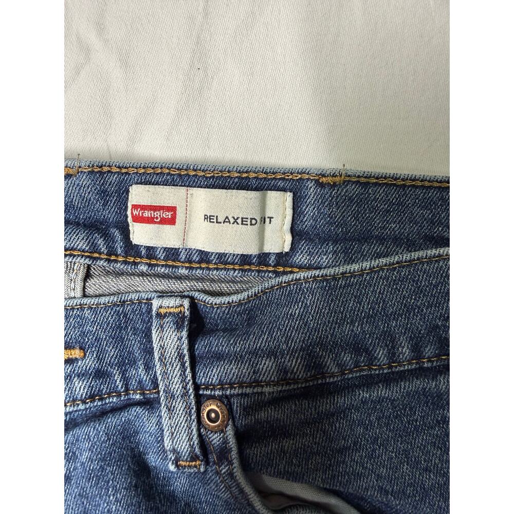 Wrangler  Relaxed Fit Straight Leg - jeans men size 34x29 Blue Denim - Picture 3 of 8